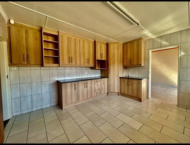 3 BEDROOM HOUSE FOR SALE IN VANDERBIJLPARK SW 1